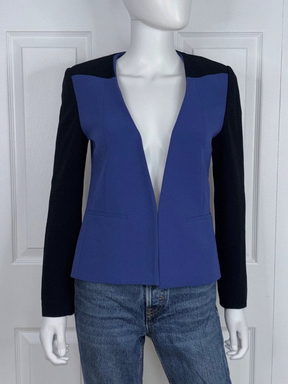 JUDITH & CHARLES women's blazer  size 4